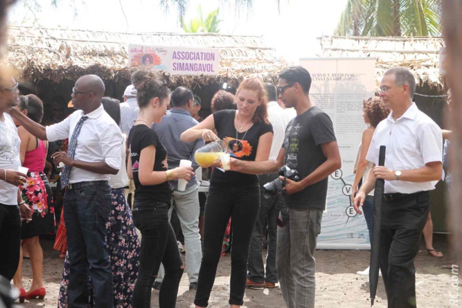 Liberté Metisse : Aux couleurs Arc-En ciel et entre l'Afrique et la Chine Liberté Metisse : Aux couleurs Arc-En ciel et entre l'Afrique et la Chine