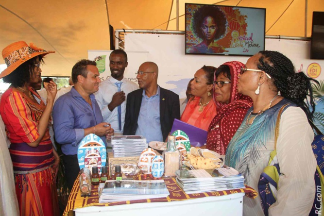 Liberté Metisse : Aux couleurs Arc-En ciel et entre l'Afrique et la Chine Liberté Metisse : Aux couleurs Arc-En ciel et entre l'Afrique et la Chine