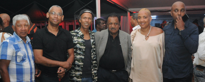 Fred Espel (le moustachu), Natacha Tortillard et des musiciens Fred Espel (le moustachu), Natacha Tortillard et des musiciens