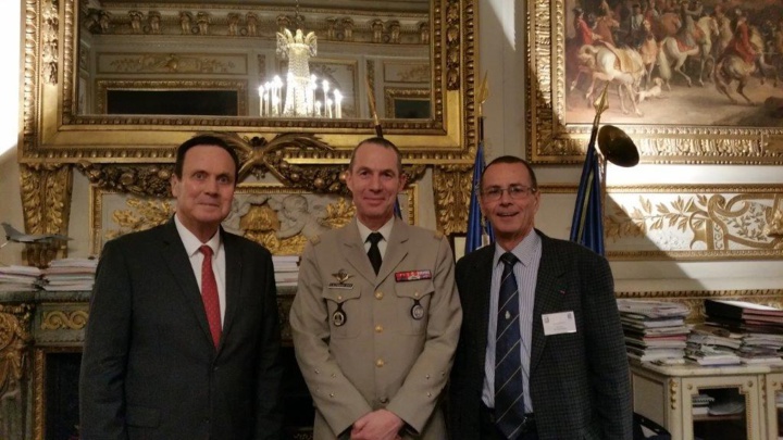 A la Journée des dirigeants: le général Daniel Personne, le général de corps d'armée Bernard de Courrèges, et Bernard Salva A la Journée des dirigeants: le général Daniel Personne, le général de corps d'armée Bernard de Courrèges, et Bernard Salva