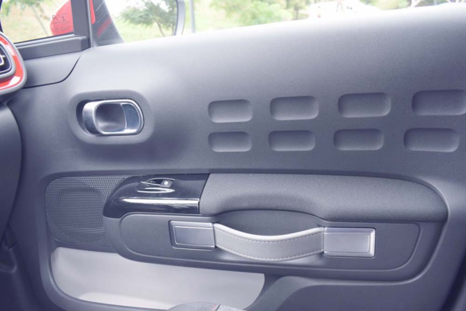 Poignées de portes originales... Poignées de portes originales...