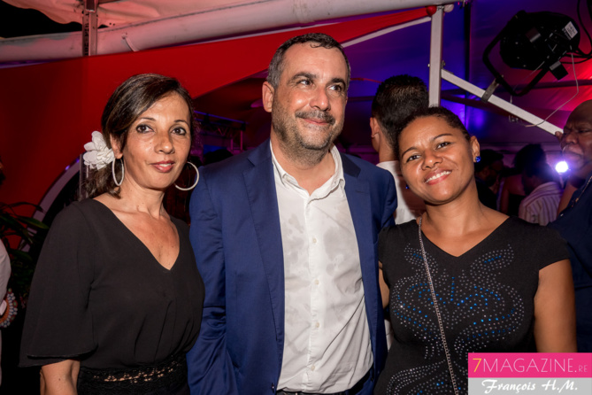 Olivier Bajard, Marie Noëlle Bègue, administratrice de la SHLMR (à droite), avec une invitée Olivier Bajard, Marie Noëlle Bègue, administratrice de la SHLMR (à droite), avec une invitée