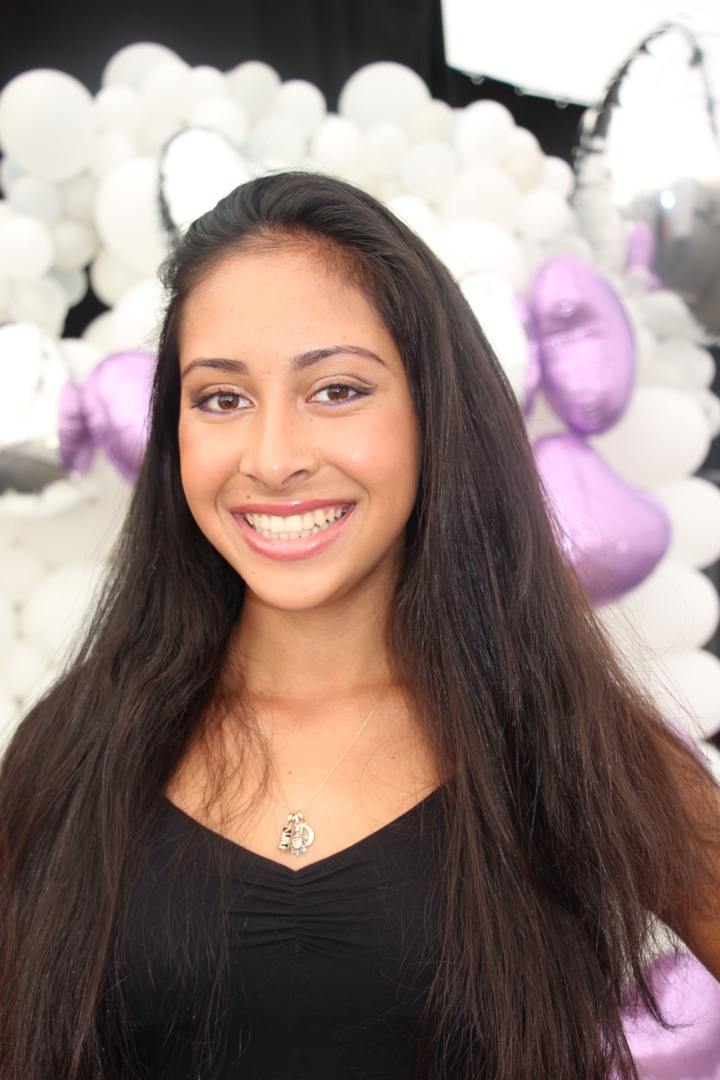 N°4: Dorine Payet - 16 ans - 1m60 N°4: Dorine Payet - 16 ans - 1m60