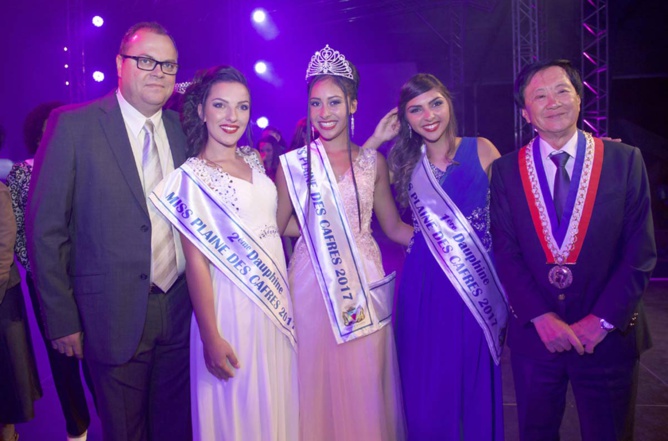 Avec Jacky Calpétard, présentateur de l'élection Avec Jacky Calpétard, présentateur de l'élection