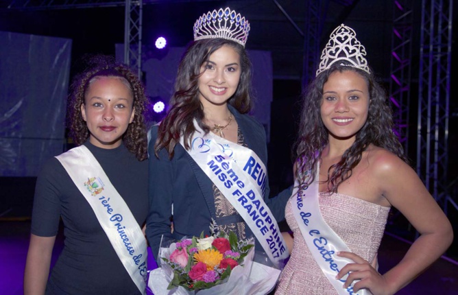 Ambre avec la Reine de l'Entre Deux 2016 et sa 1ère Princesse Ambre avec la Reine de l'Entre Deux 2016 et sa 1ère Princesse