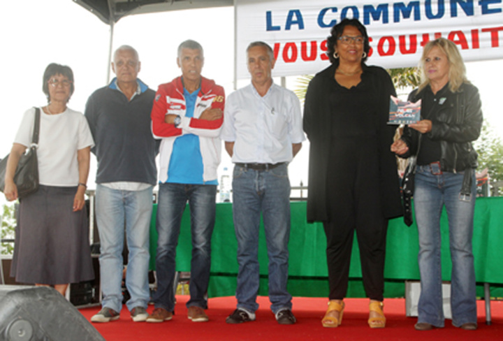 La remise des récompenses a été assurée par Jean-Picard et Mylène Fock Chui, conseillers municipaux du Tampon, Jean-Claude et Jean-Louis Prianon, respectivement président et membre du Comité Directeur de la Ligue Réunionnaise d'Athlétisme, Béatrice Sigismeau, conseillère départementale et Marlène Chane See Chu, présidente du CA Plaine des Cafres.