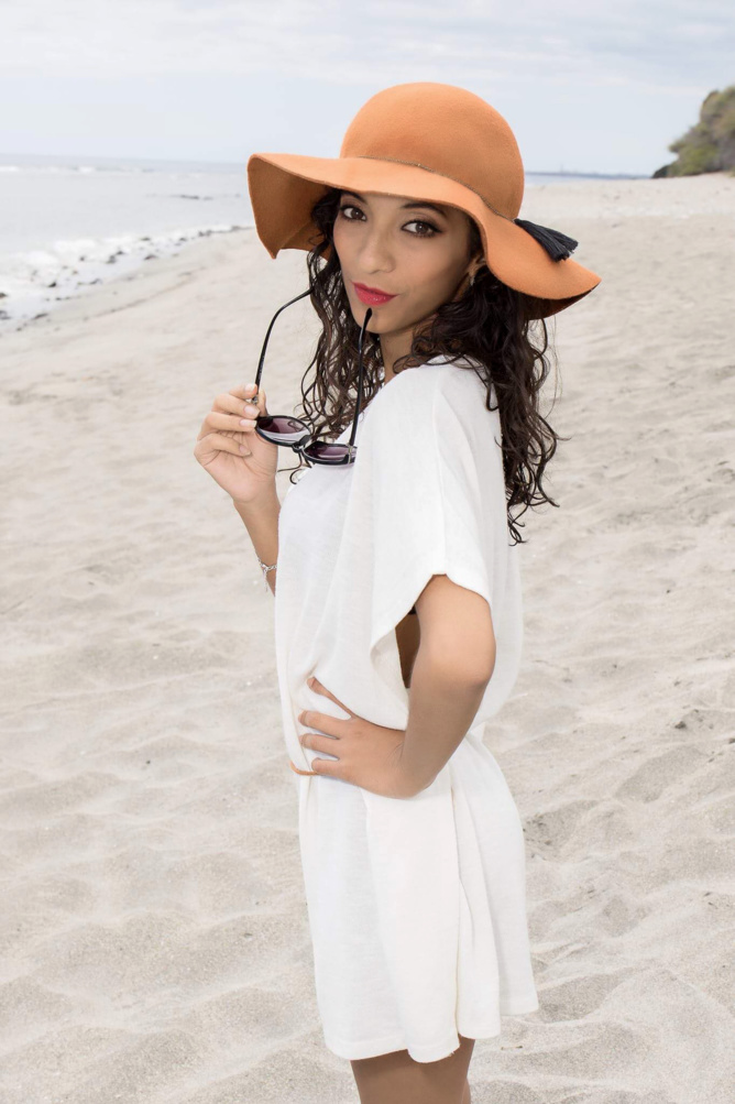 Elle est prof de kizomba et chargée de communication Elle est prof de kizomba et chargée de communication