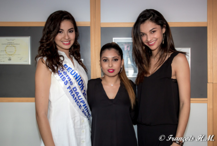 Hana Badat entre deux beautés métissées: Ambre N'guyen, Miss Réunion 2016 et 5ème dauphine Miss France 2017, et Azuima Issa, Miss Réunion 2015 et 4ème dauphine Miss France 2016