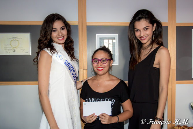 Avec la gagnante du jeu organisé par Hana Beauty Avec la gagnante du jeu organisé par Hana Beauty