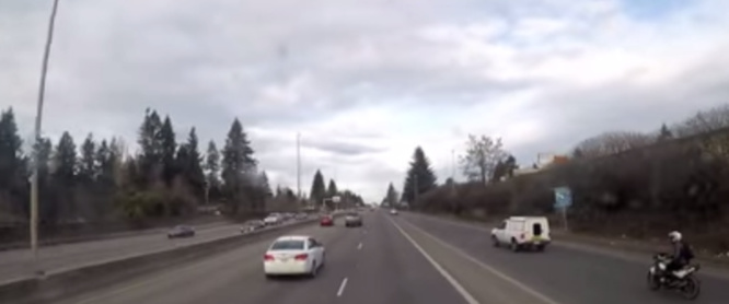 Un motard miraculé sur l'autoroute