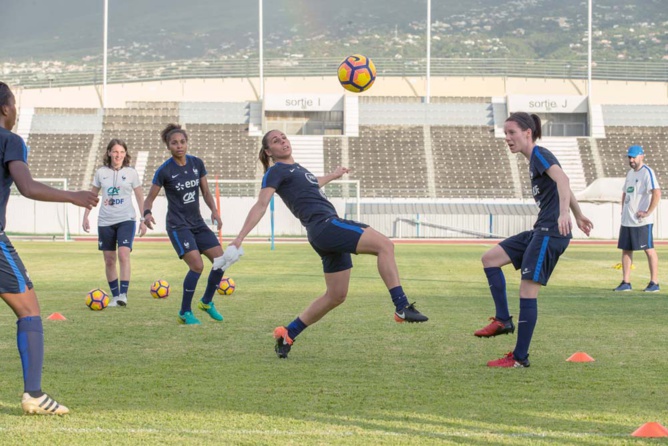 Quand l'équipe de France féminine de foot s'entraîne...