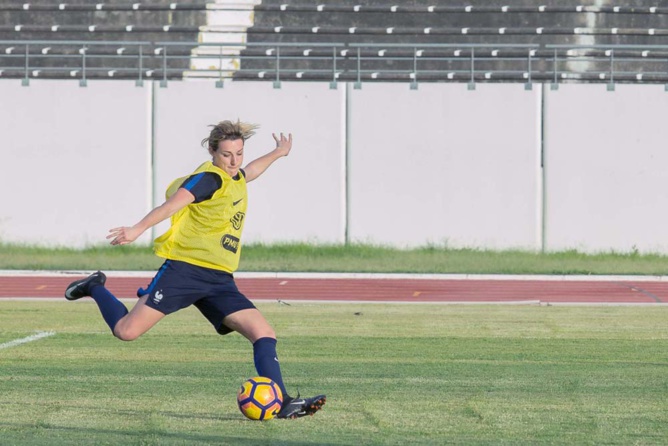 Quand l'équipe de France féminine de foot s'entraîne... Quand l'équipe de France féminine de foot s'entraîne...