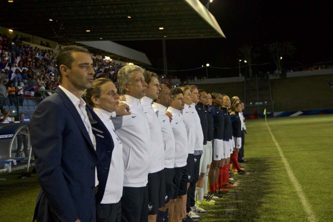 Les Bleues battent les Sud-Africaines 2 buts à 0 Les Bleues battent les Sud-Africaines 2 buts à 0