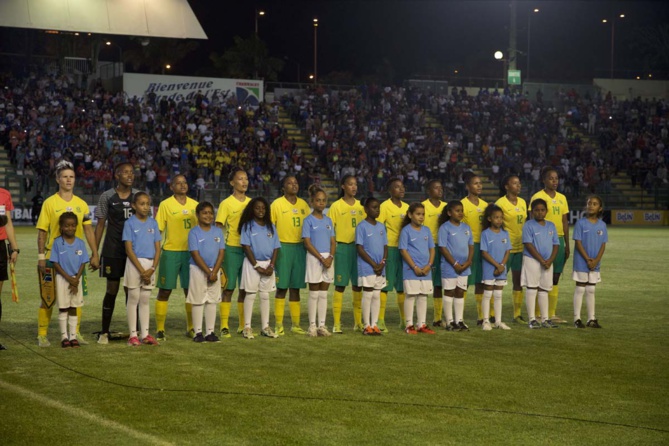 Les Bleues battent les Sud-Africaines 2 buts à 0 Les Bleues battent les Sud-Africaines 2 buts à 0