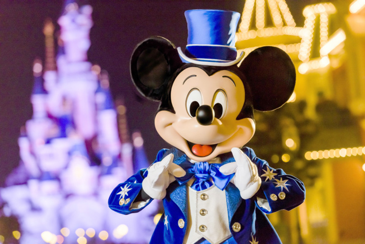 Découvrez les nouveaux looks tendance de Minnie et Mickey! Découvrez les nouveaux looks tendance de Minnie et Mickey!