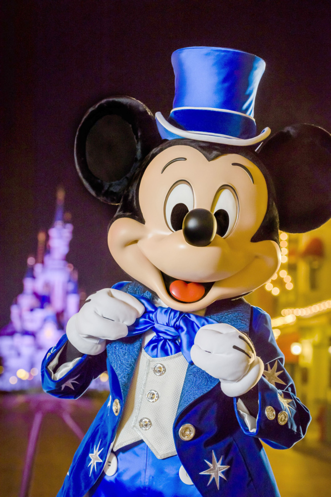 Découvrez les nouveaux looks tendance de Minnie et Mickey! Découvrez les nouveaux looks tendance de Minnie et Mickey!