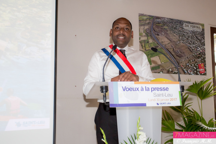 Thierry Robert, député-maire de Saint-Leu Thierry Robert, député-maire de Saint-Leu