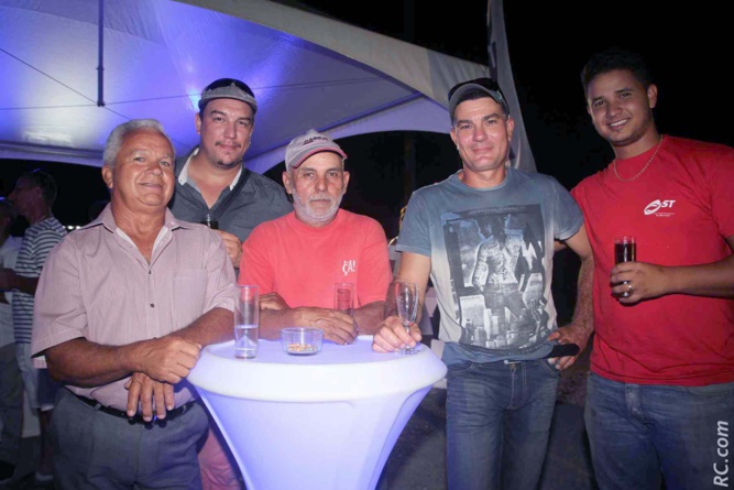 Des invités de la soirée Des invités de la soirée