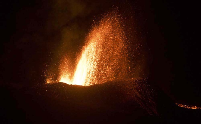 Première éruption de la Fournaise de l'année: photos et vidéo