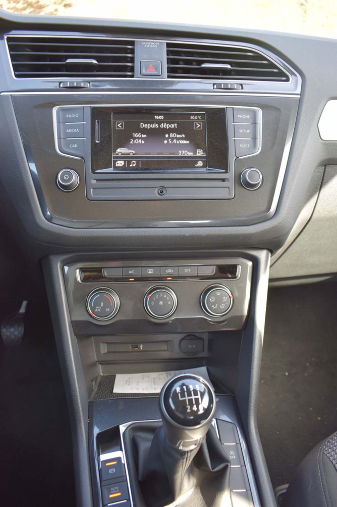 Un écran central multi-fonctions Un écran central multi-fonctions