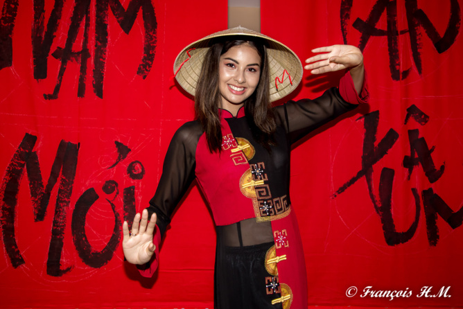 Habillée pour la circonstance! Habillée pour la circonstance!