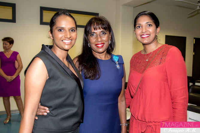 Cyndie et sa maman avec Sandra Soubaya, médecin Cyndie et sa maman avec Sandra Soubaya, médecin