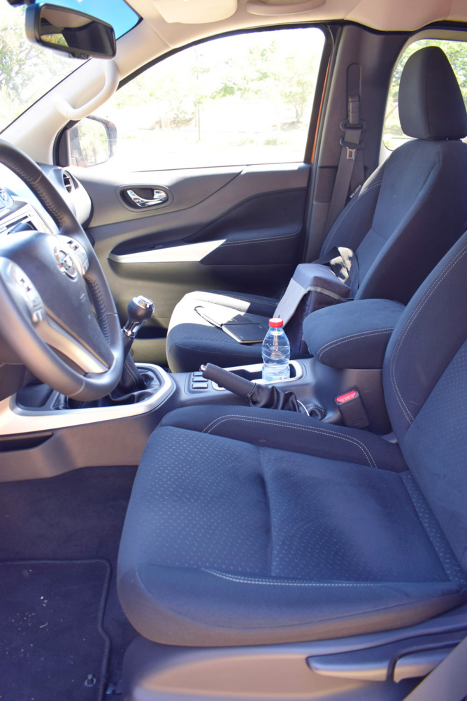 Disponible en 2 places ou en 5 places Disponible en 2 places ou en 5 places