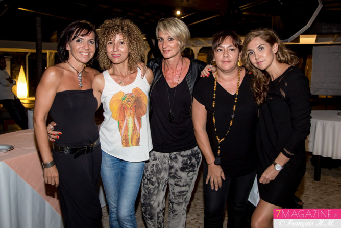 Flo, Béa, Coco, Jenny, et Isa de la Pharmacie ZAC Bank Flo, Béa, Coco, Jenny, et Isa de la Pharmacie ZAC Bank