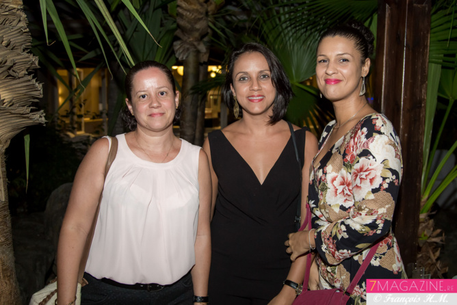 Evelyne, Aurélie, et Laurence de la Pharmacie Chan-Seck-Mine Evelyne, Aurélie, et Laurence de la Pharmacie Chan-Seck-Mine