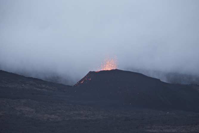 Les images du volcan de ce lundi