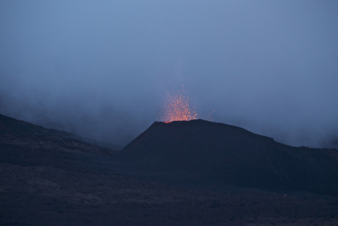 Les images du volcan de ce lundi