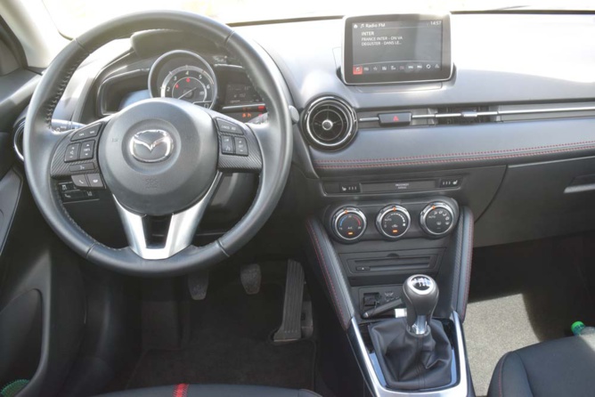 Une planche de bord épurée certes mais bien finie Une planche de bord épurée certes mais bien finie