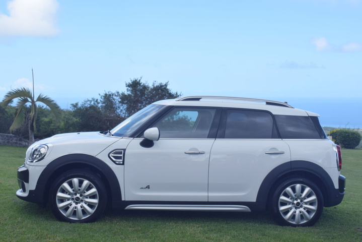 Le rail de toit n'est pas de série... Le rail de toit n'est pas de série...