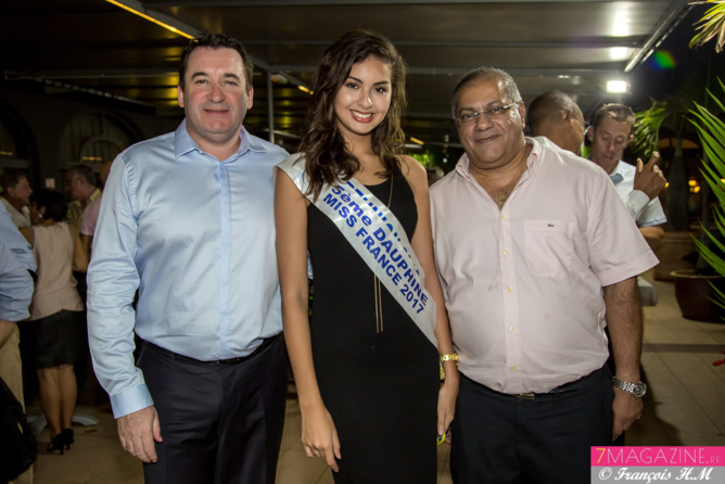 Pascal Turonnet, Ambre N'guyen, et Arzou Mahamadaly, directeur de la Sogecore Pascal Turonnet, Ambre N'guyen, et Arzou Mahamadaly, directeur de la Sogecore