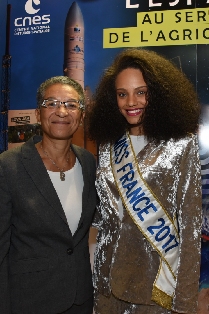 Journée de la Guyane au Salon de l'Agriculture, mais aussi journée Miss France avec Alicia Aylies, ici avec la députée de Guyane, Chantal Berthelot