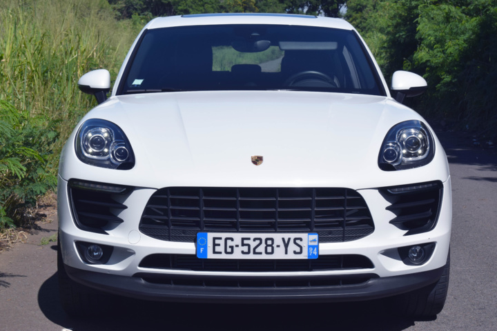 Motorisé par un 4 cylindres essence 2l développant 252 ch Motorisé par un 4 cylindres essence 2l développant 252 ch