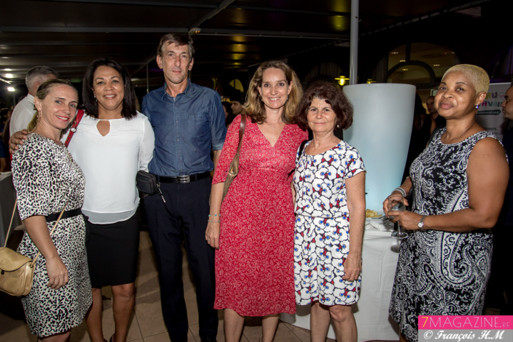 Une invitée, Joséphine Mardaye, Christian Roux, une invitée, Yolaine Rivière, et Claudine Geoffroy Une invitée, Joséphine Mardaye, Christian Roux, une invitée, Yolaine Rivière, et Claudine Geoffroy