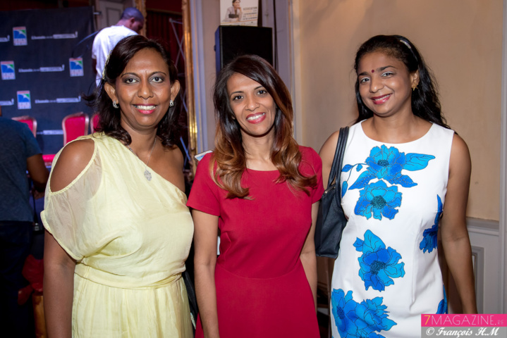 Lynda, Zara et une amie Lynda, Zara et une amie