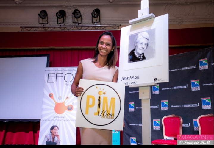 Nisma Utteemun devant la photo de Julie Mas Nisma Utteemun devant la photo de Julie Mas