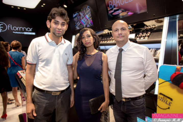 Mickaël Cassam-Chenaï avec Christelle Dune, une fidèle cliente, et son ami Karim Mickaël Cassam-Chenaï avec Christelle Dune, une fidèle cliente, et son ami Karim