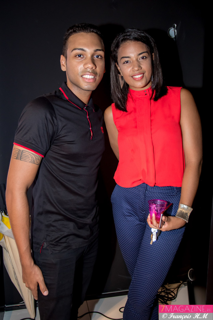 Laura Galmard, ex-candidate Miss Réunion, et un ami Laura Galmard, ex-candidate Miss Réunion, et un ami