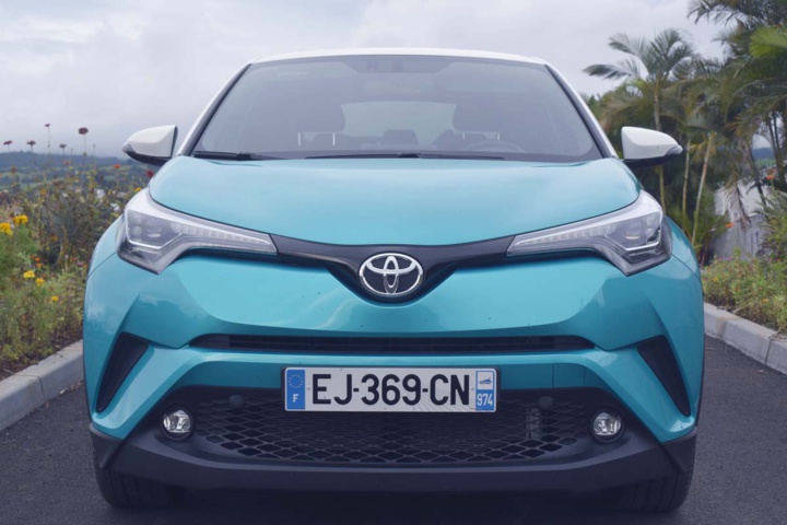 Une face avant agressive...