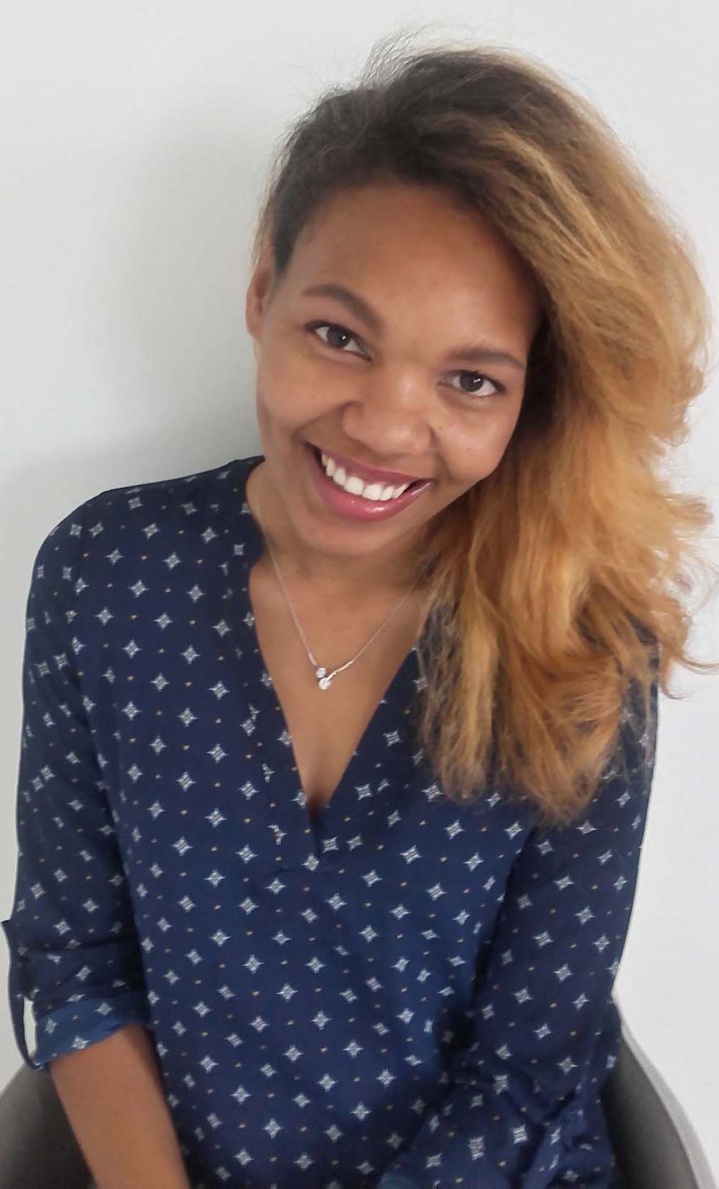 Aujourd'hui, Larissa Fibaque a le sourire, elle est heureuse! Aujourd'hui, Larissa Fibaque a le sourire, elle est heureuse!