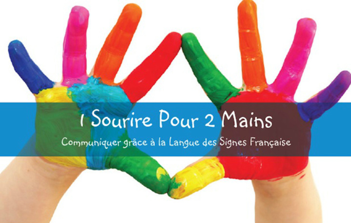 Elle apprend la langue des signes aux bébés Elle apprend la langue des signes aux bébés