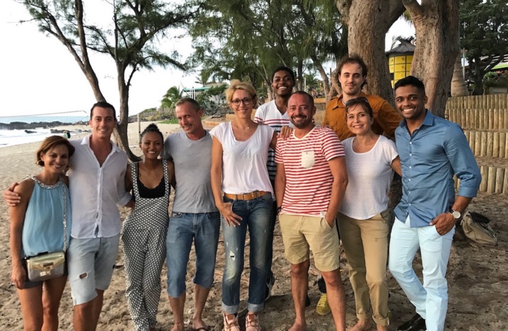 Benjamin et ses élèves d'Act in Reunion. Au centre, Manuelle Madubost. Benjamin et ses élèves d'Act in Reunion. Au centre, Manuelle Madubost.