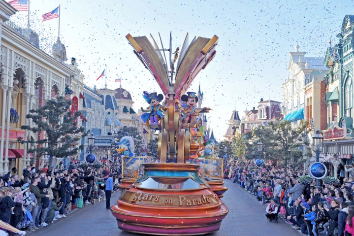 Disneyland Paris fête ses 25 ans: avec John Legend, Teri Hatcher et d'autres stars Disneyland Paris fête ses 25 ans: avec John Legend, Teri Hatcher et d'autres stars