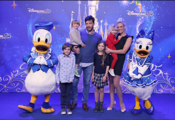 Disneyland Paris fête ses 25 ans: avec John Legend, Teri Hatcher et d'autres stars Disneyland Paris fête ses 25 ans: avec John Legend, Teri Hatcher et d'autres stars