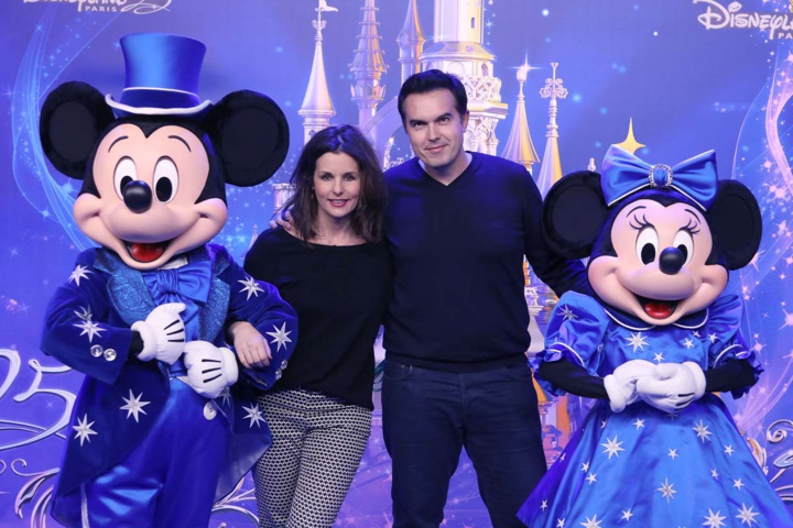 Disneyland Paris fête ses 25 ans: avec John Legend, Teri Hatcher et d'autres stars Disneyland Paris fête ses 25 ans: avec John Legend, Teri Hatcher et d'autres stars