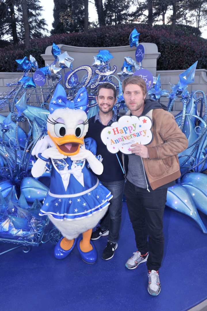 Disneyland Paris fête ses 25 ans: avec John Legend, Teri Hatcher et d'autres stars Disneyland Paris fête ses 25 ans: avec John Legend, Teri Hatcher et d'autres stars