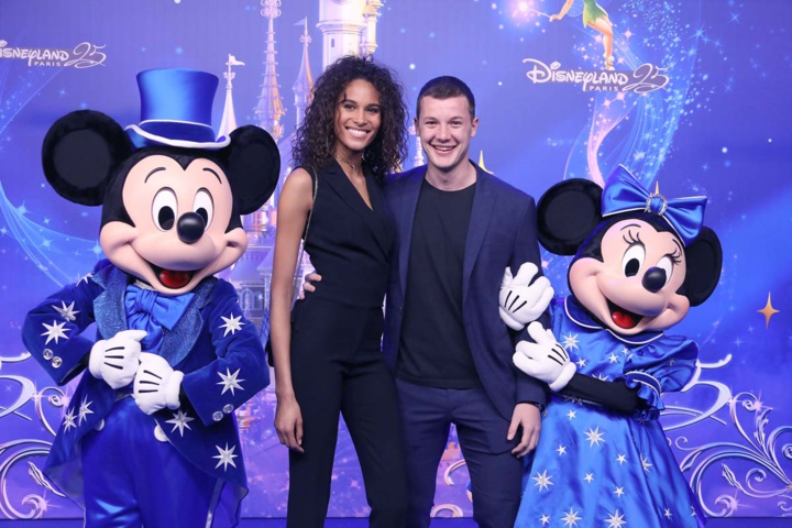 Disneyland Paris fête ses 25 ans: avec John Legend, Teri Hatcher et d'autres stars Disneyland Paris fête ses 25 ans: avec John Legend, Teri Hatcher et d'autres stars